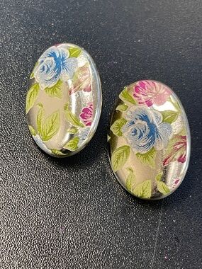 Vintage Floral Oval Clip-On Earrings in Blue and Pink- D4